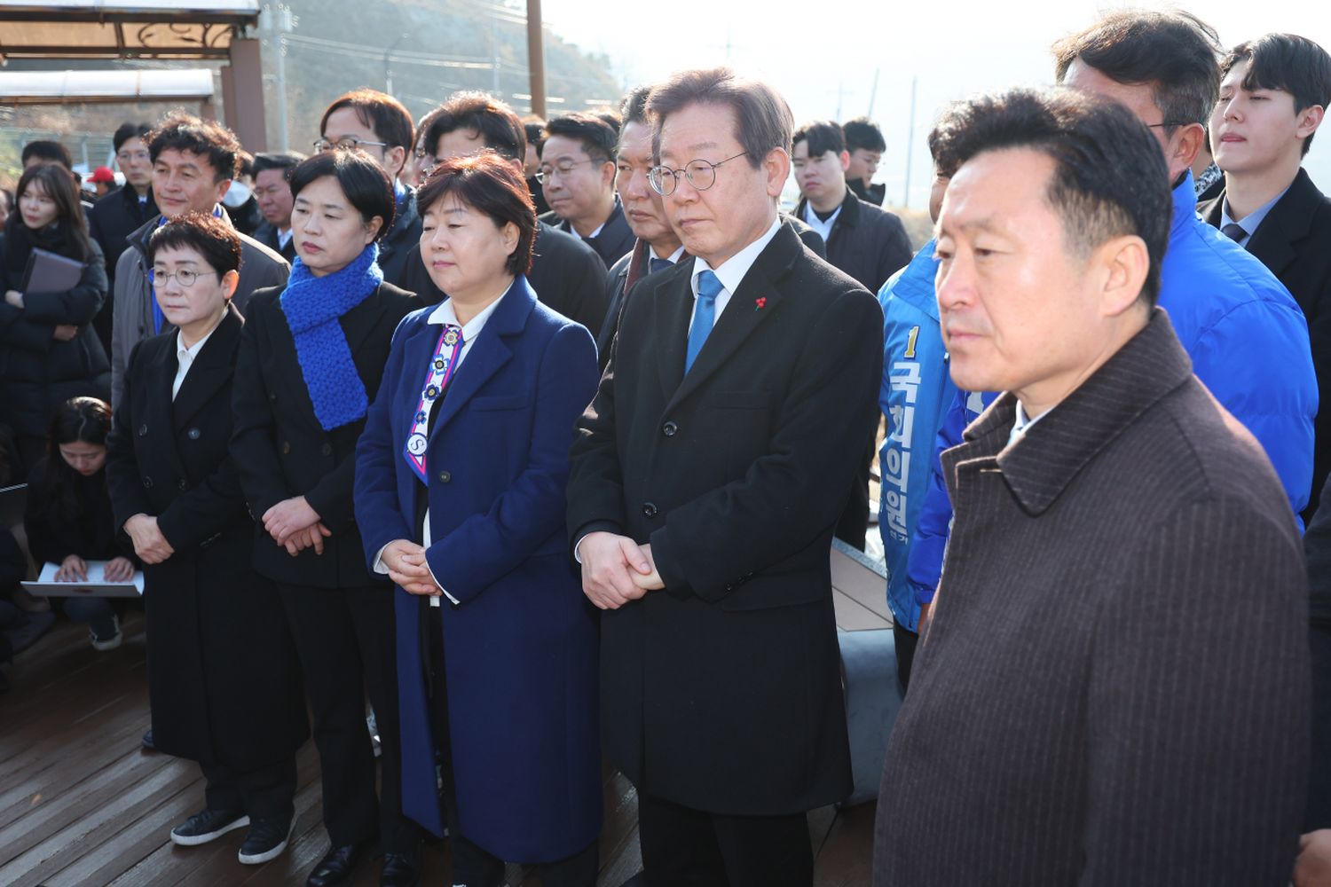 El hecho sucedió cuando Myung conversaba con periodistas en la ciudad portuaria de Busan.