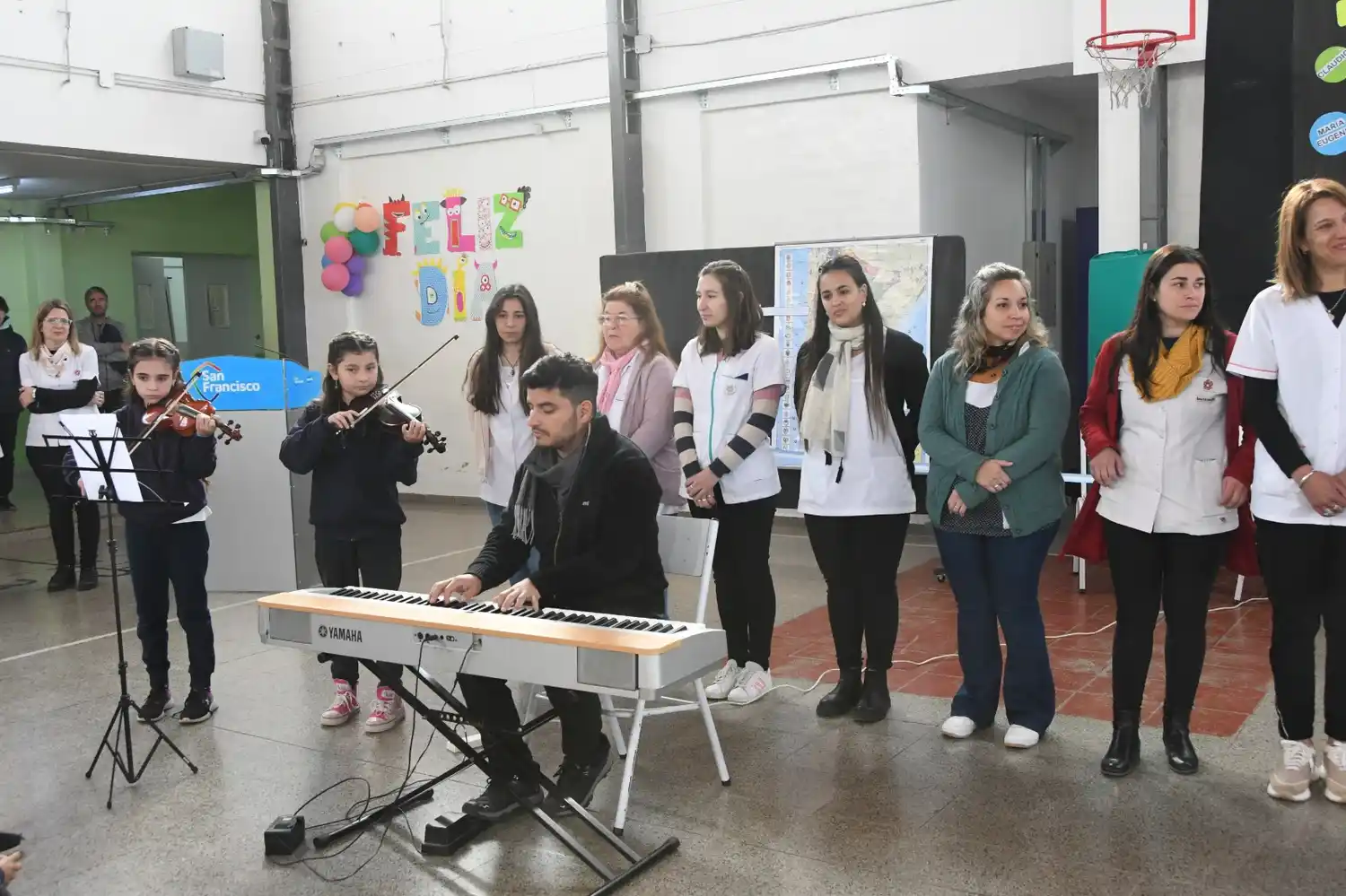 Con actos las escuelas celebraron el Día del Maestro