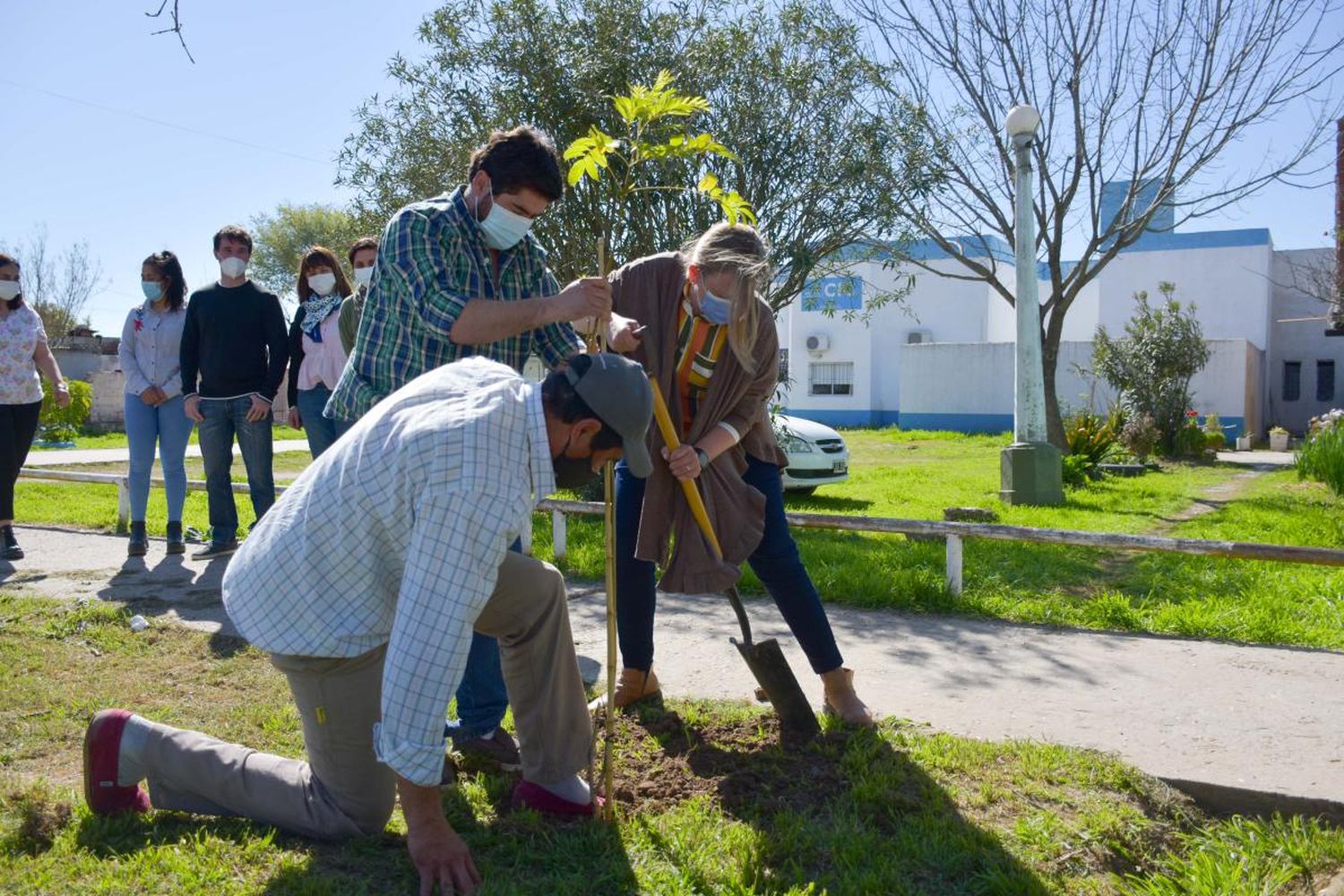 Plantaron árboles en el CIC 2