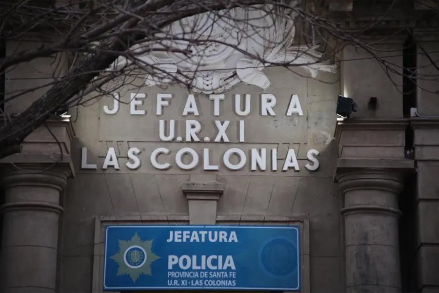 Detuvieron a un comisario y a un suboficial por posibles vínculos con un narcotraficante de la zona