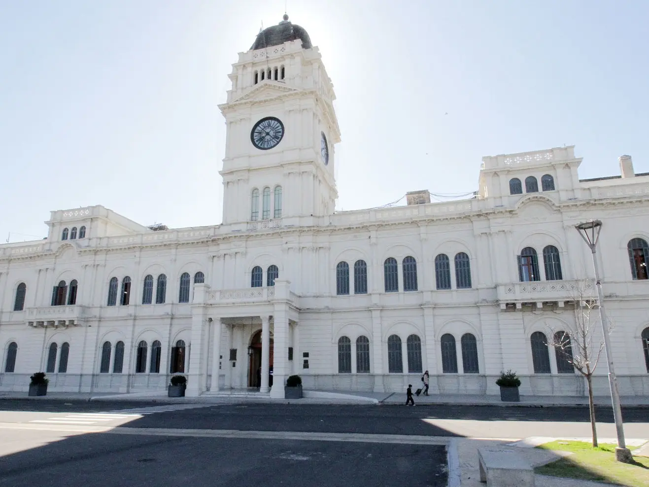 La provincia cerró la paritaria estatal con un aumento remunerativo y liquidará por decreto a los docentes