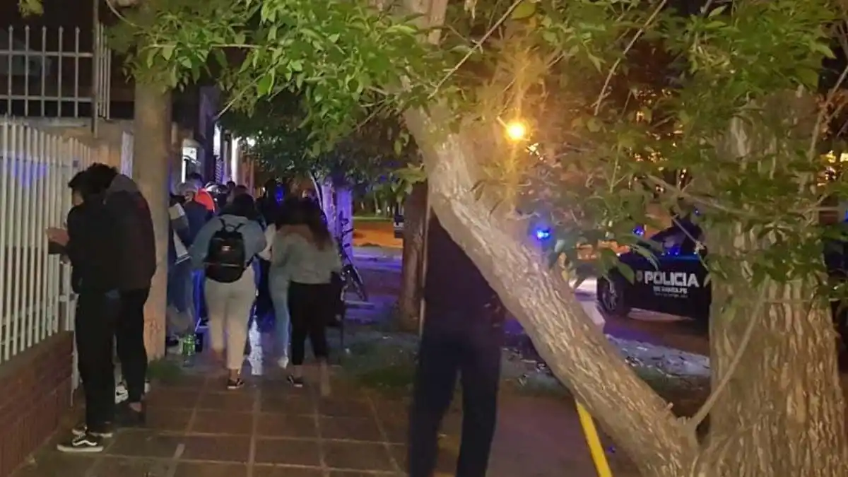 Se descubrieron dos fiestas clandestinas, una en Santa Fe y otra en Colastiné