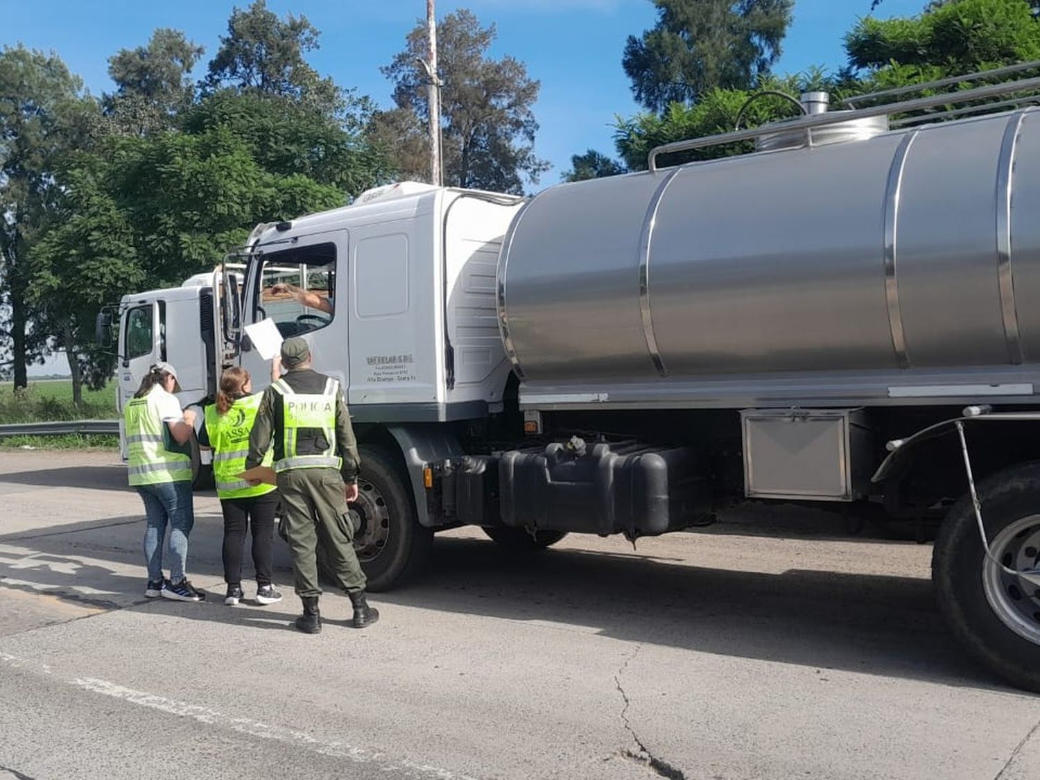 Exhaustivo operativo de control de transporte de alimentos