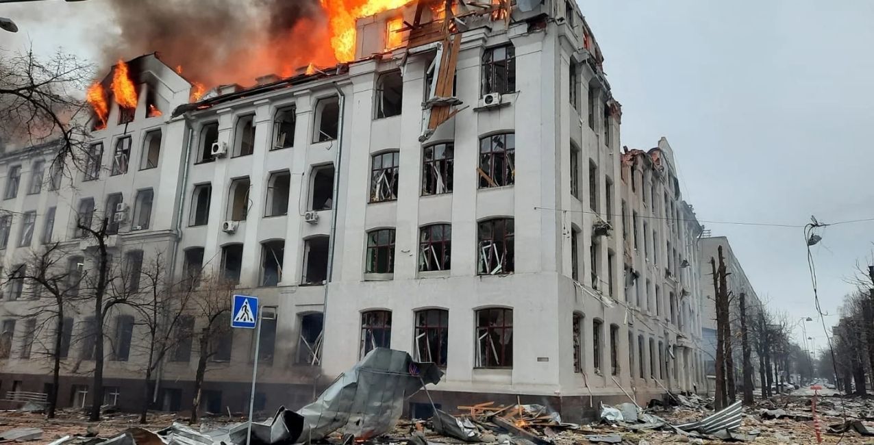 Rusia bombardeó una universidad en Jarkov y hay al menos cuatro muertos