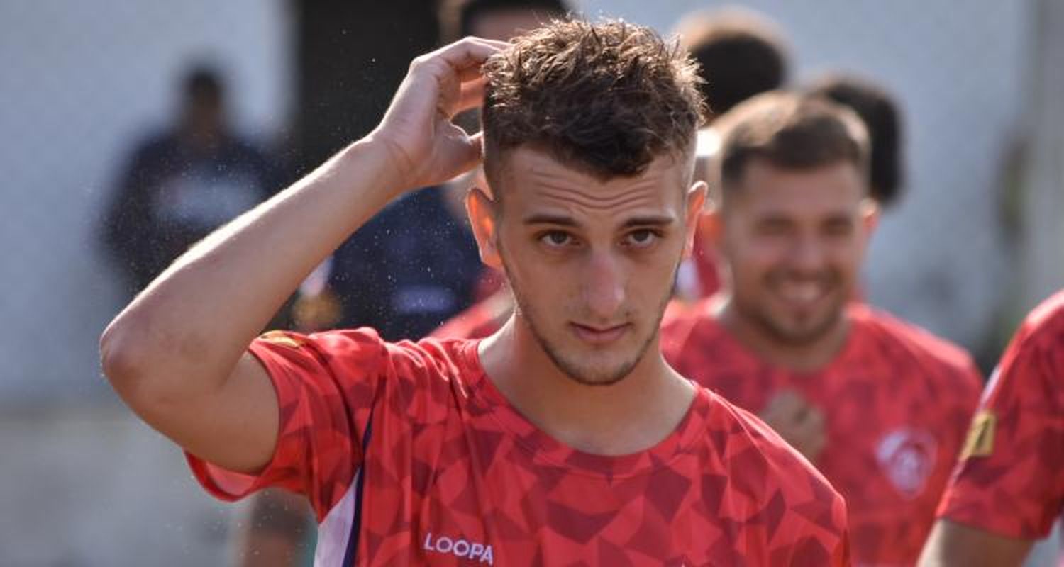 Francisco Ramis vistió la camiseta de Mitre en un partido oficial por primera vez desde su lesión