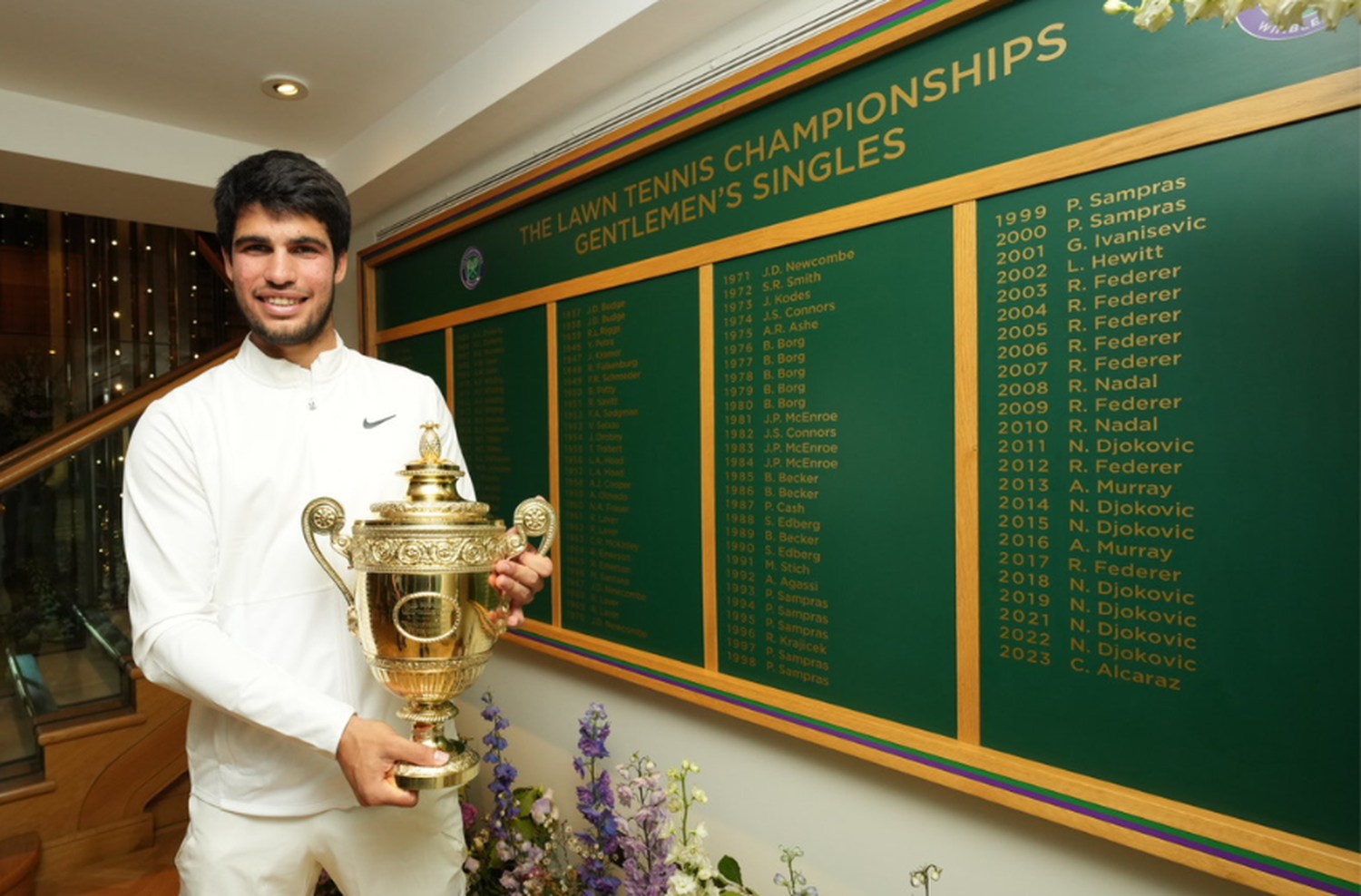 Carlos Alcaraz destronó a Novak Djokovic y es campeón de Wimbledon