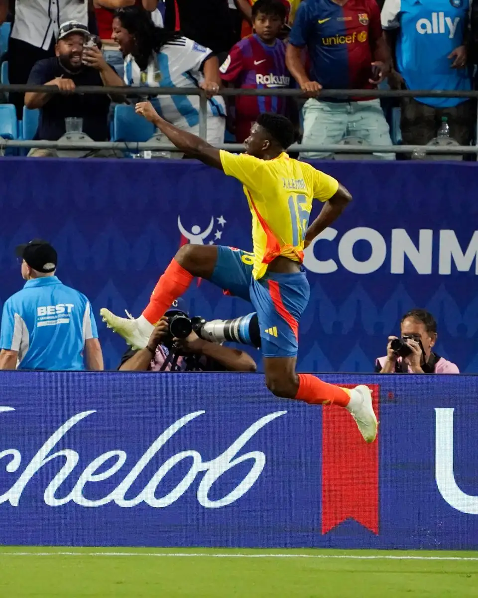 Colombia bajó a Uruguay y jugará la final.