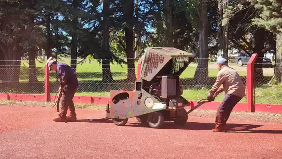 Con trabajos a contrareloj, el Municipio anunció la inauguración de la pista de atletismo