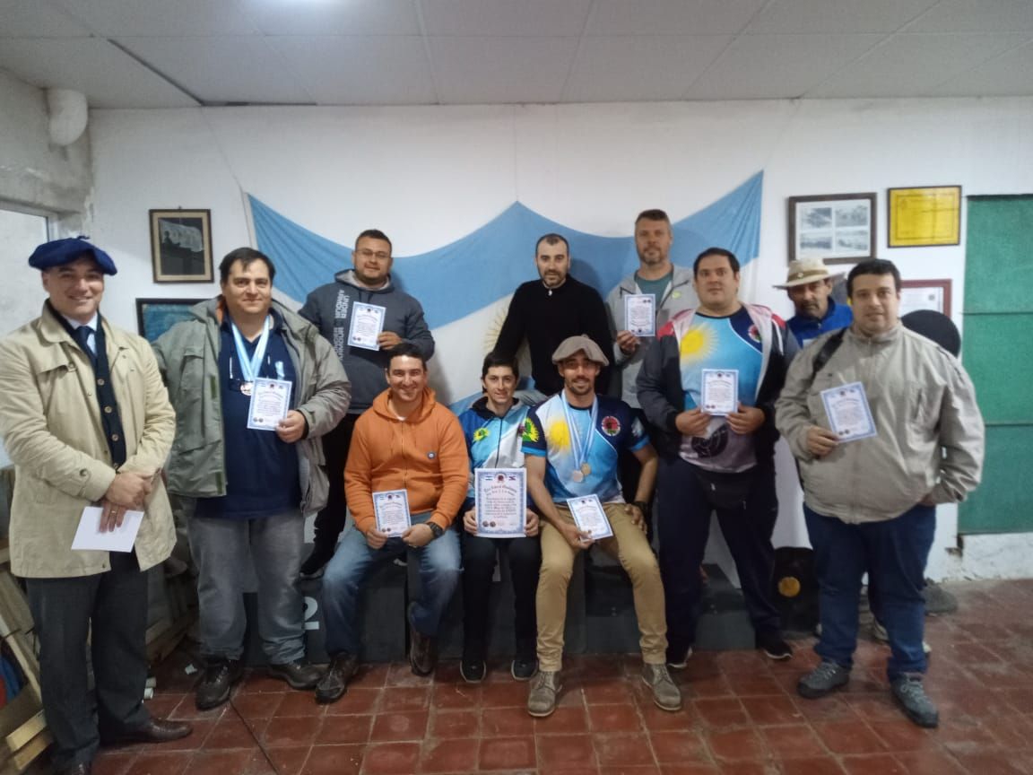 Exitosamente se realizó un concurso de tiro en el polígono "Brigadier Justo José de Urquiza" con gran participación de tiradores.