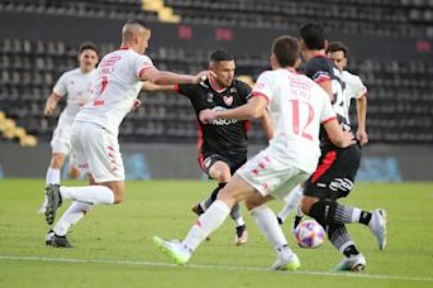 Instituto-Huracán abren la fecha 9