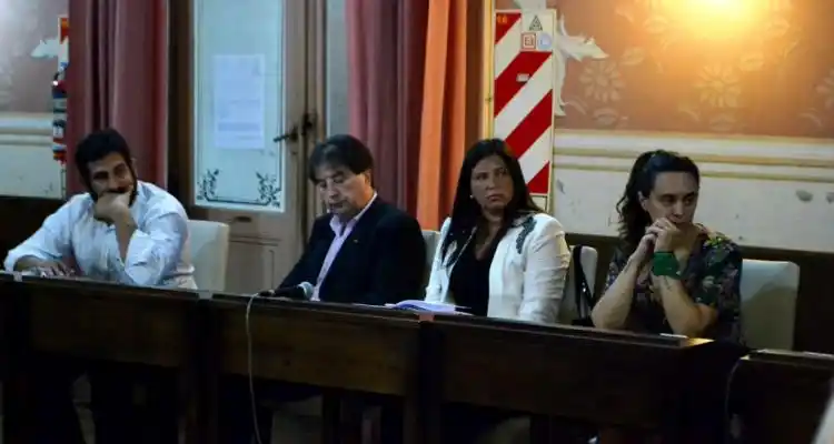 La oposición reclama a Salazar por pedidos de informes sin responder