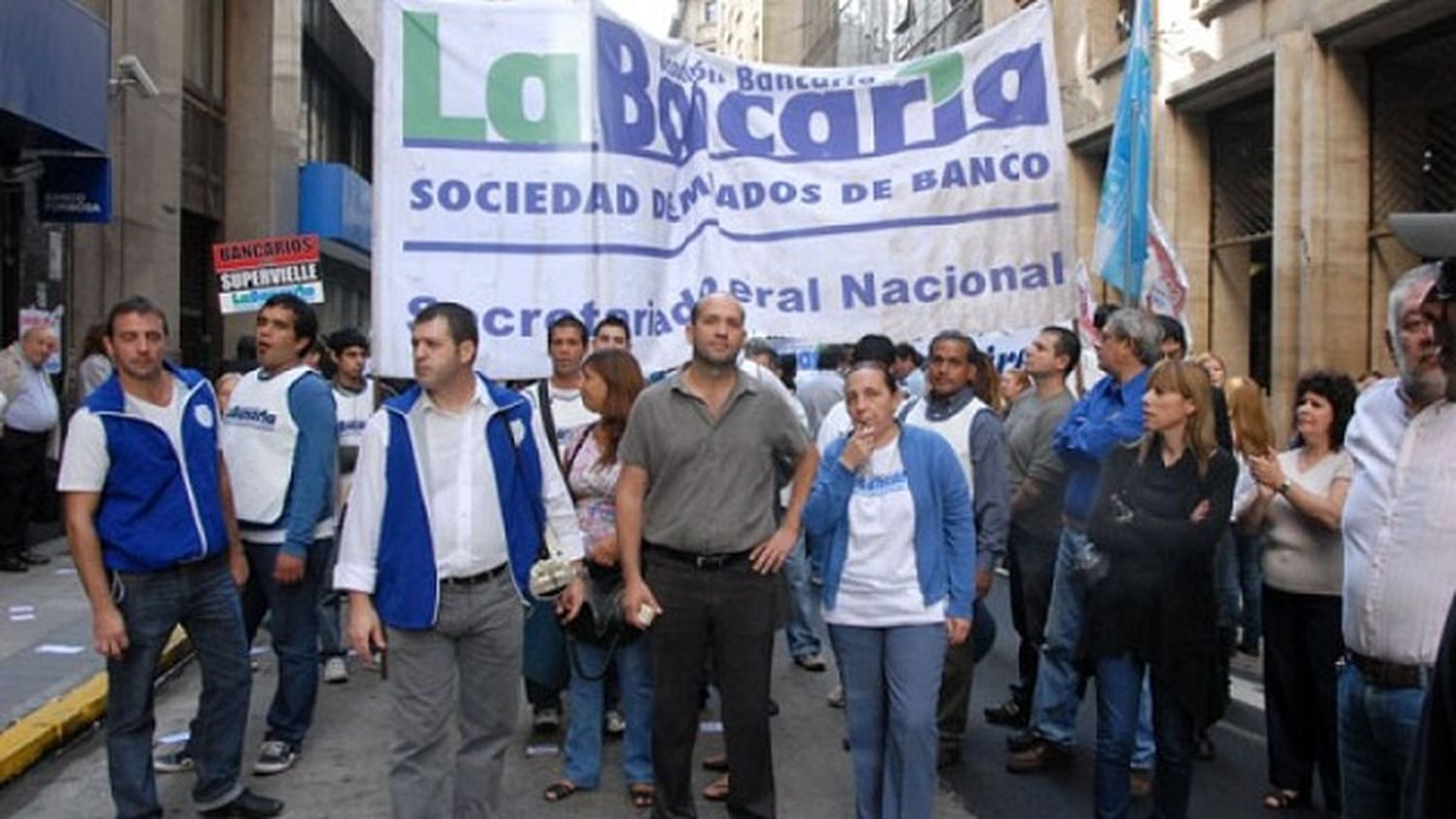 Las negociaciones salariales con los bancarios pasaron a un cuarto intermedio hasta el martes