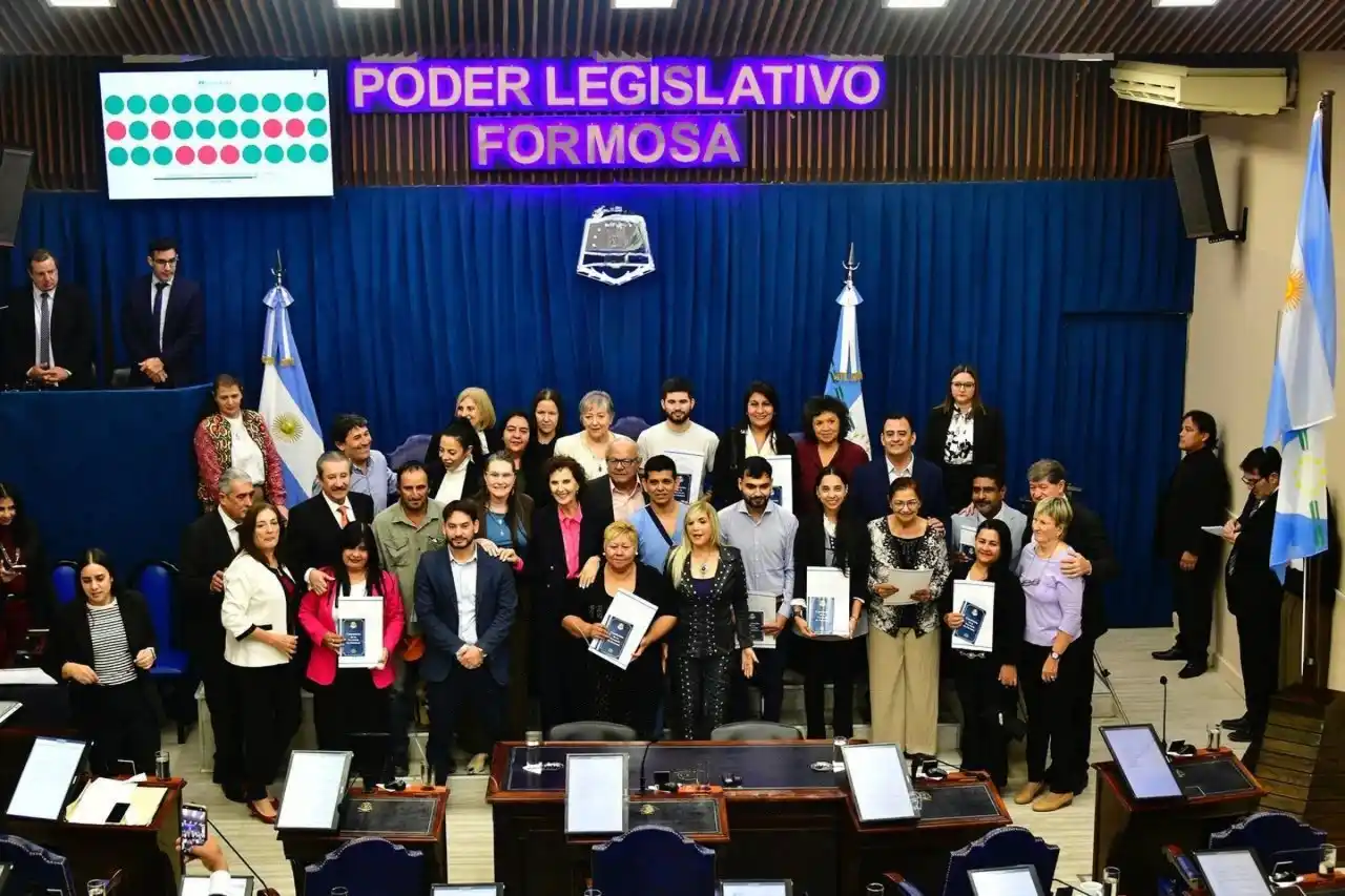 La Legislatura provincial distinguió a los trabajadores formoseños
