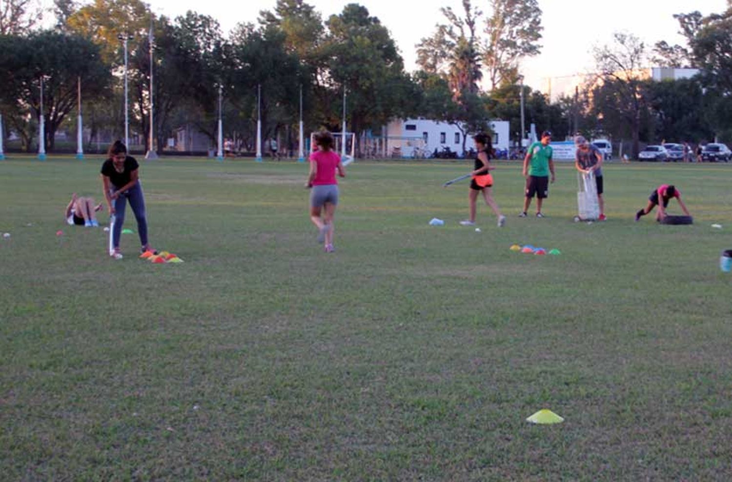 La cancha de hockey municipal fue construida sobre terrenos privados