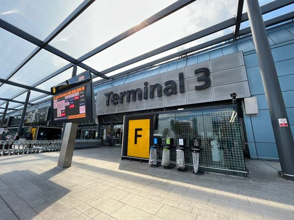 Heathrow removes one hundred thousand daily passengers limit from 30 October