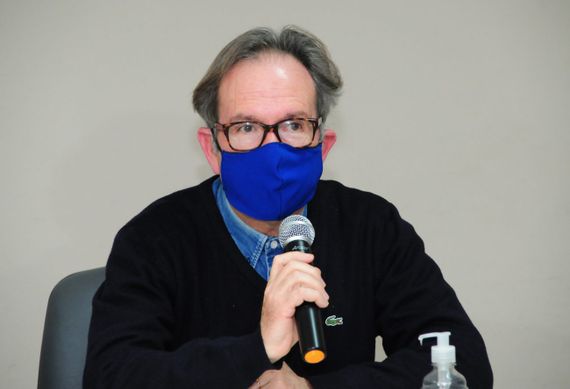 Gentile sostuvo que "tenemos que resistir y cuidar los recursos"