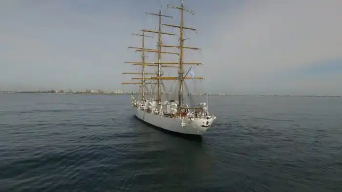 Llega la Fragata Libertad a Mar del Plata