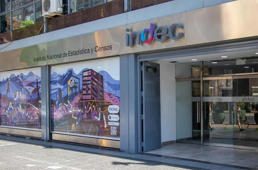 Según el Indec, una familia necesitó casi 74 mil pesos para no ser pobre