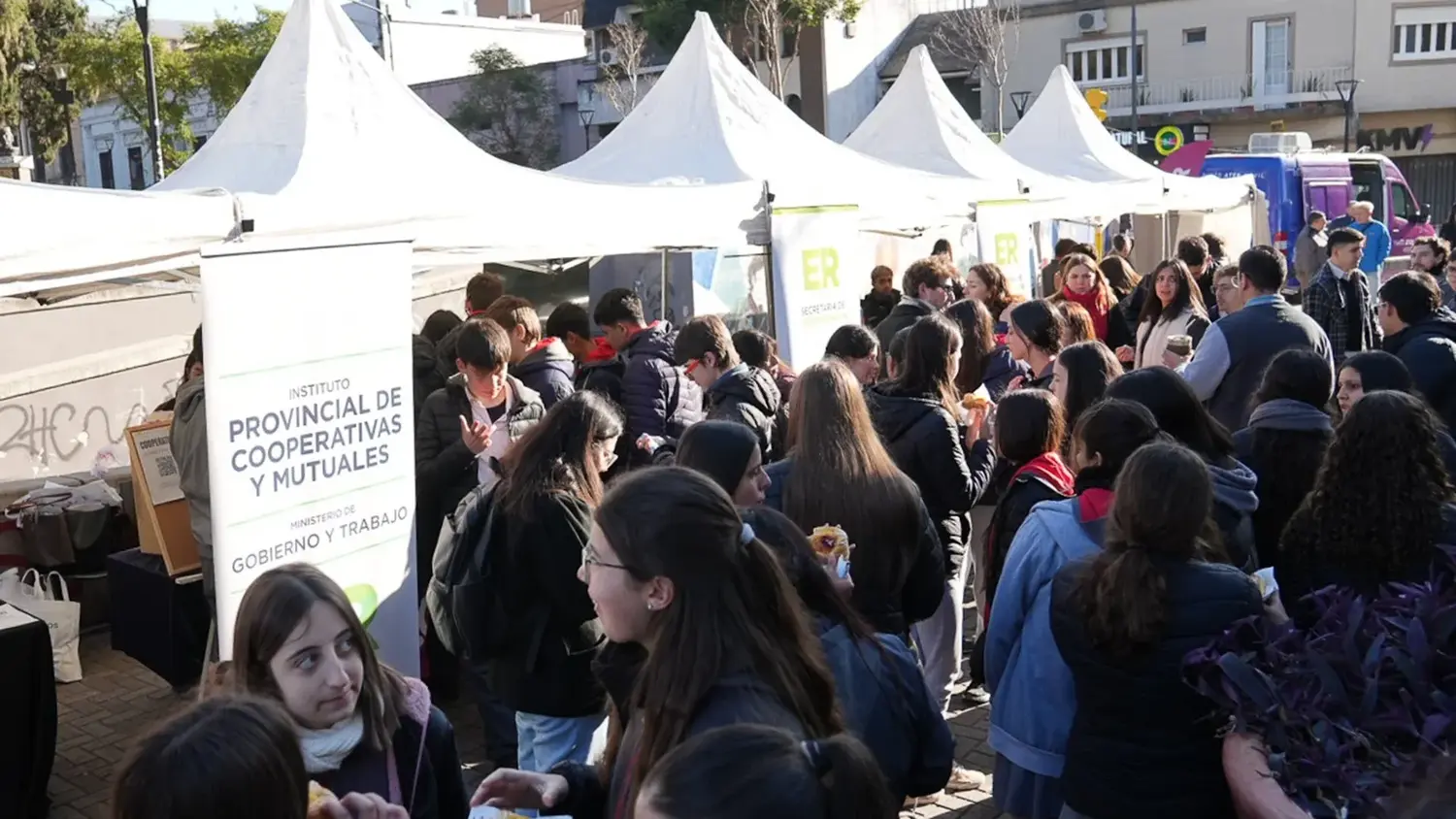 El gobierno provincial desplegó una jornada integral de servicios para la ciudadanía