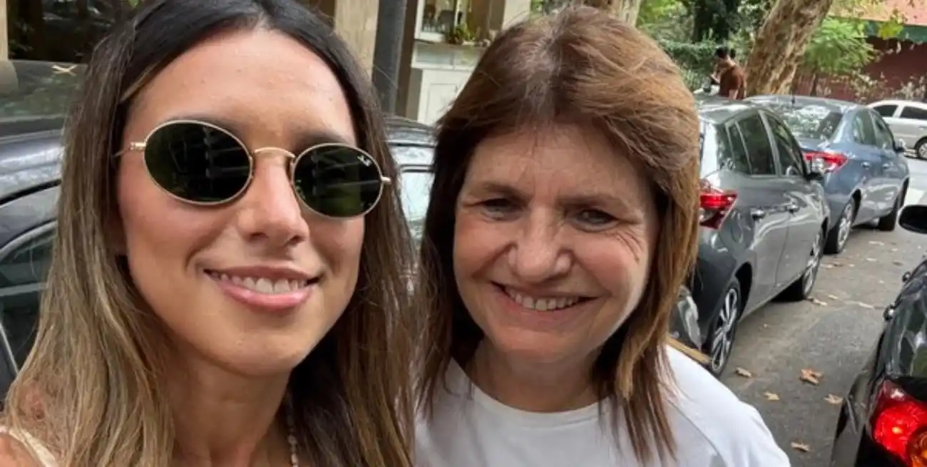 Agostina Páez fue recibida por Patricia Bullrich en su regreso a la Argentina tras permanecer más de tres meses detenida por racismo en Brasil.