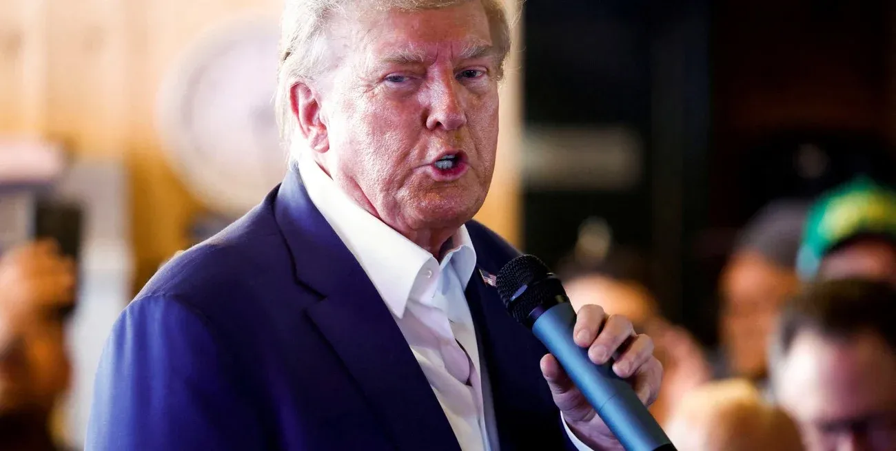 Trump y las otras personas imputadas deben entregarse antes del viernes al mediodía. Crédito: REUTERS.