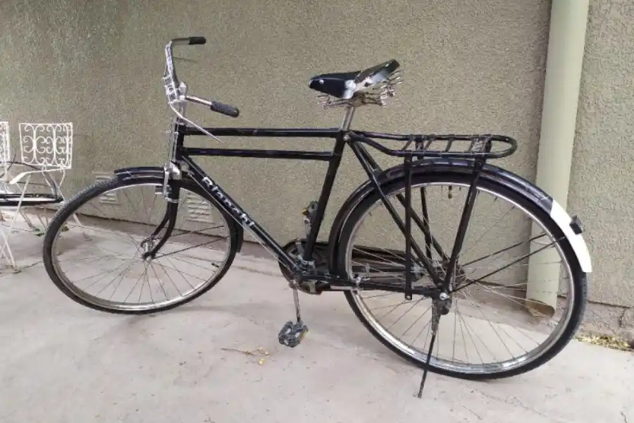Dejó la bici apoyada en una pared y se la robaron