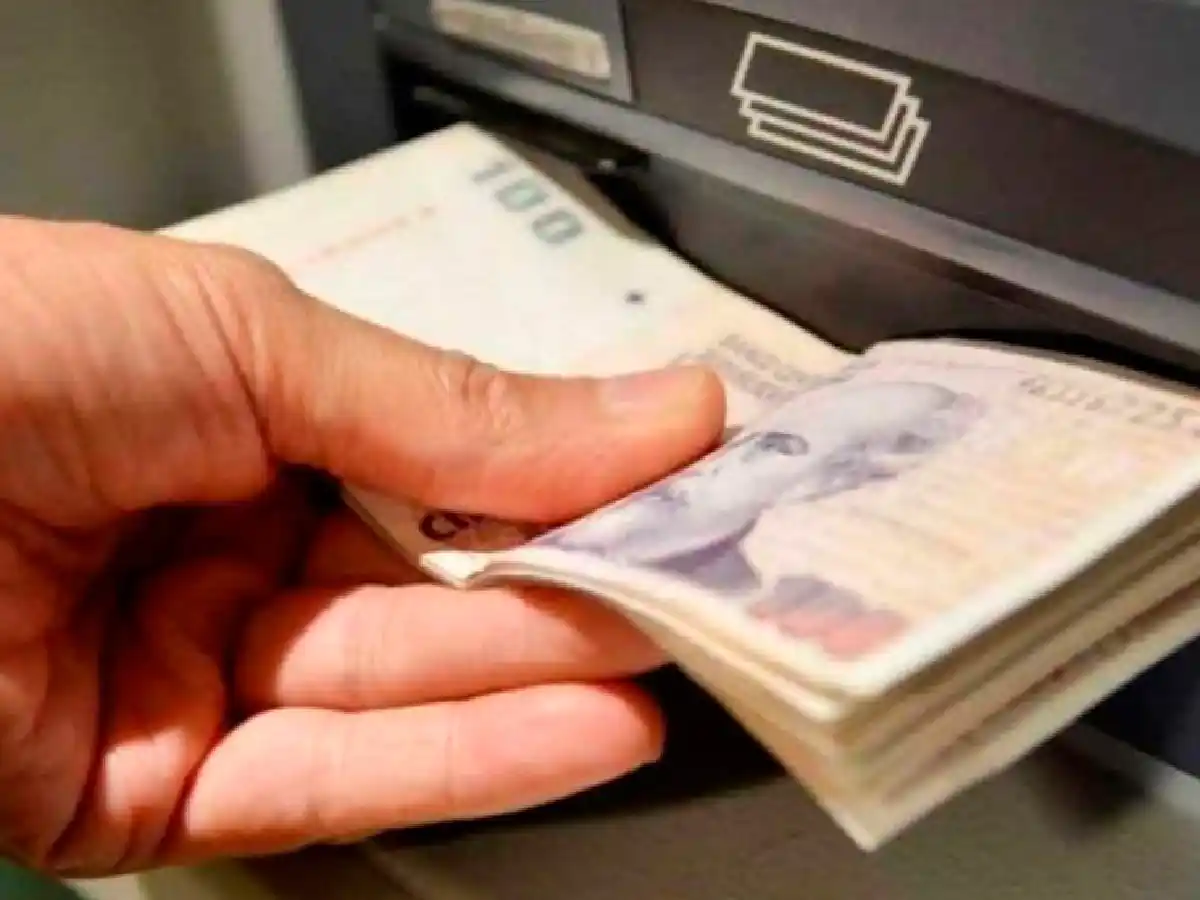 Oficializan el adelanto del pago del medio aguinaldo para estatales