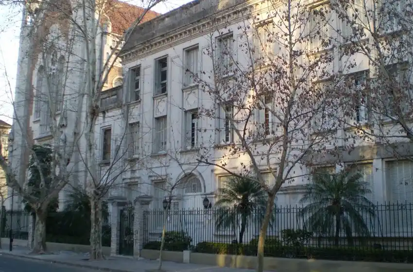 Separaron a un no docente del Colegio Misericordia por «irregularidades» con un menor