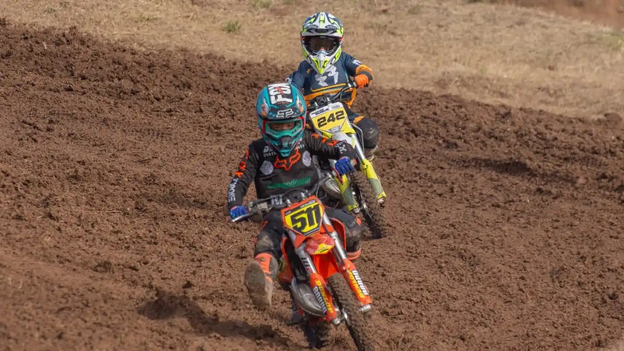 Pilotos gualeyos brillaron en la 5ª fecha del Santafesino de Motocross en Esperanza
