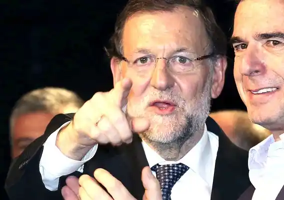 VIDEO: El momento en que le pegan una trompada a Rajoy 