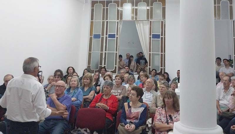 Se realizó una charla sobre distintas corrientes inmigratorias en el Archivo Provincial