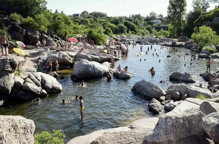 Más de 2 millones de personas  vacacionaron en Año Nuevo en todo el país: las provincias más concurridas