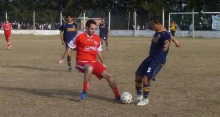 Mitre ganó y quedó a un paso de la gloria