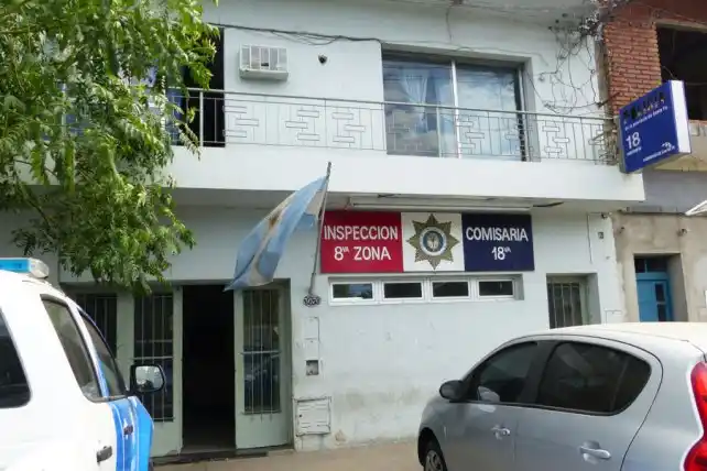 Asesinaron de 16 balazos desde una moto a un joven en la zona sur