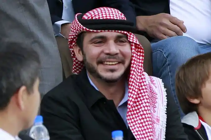 ¿Quién es el príncipe jordano que busca destronar a Joseph Blatter?