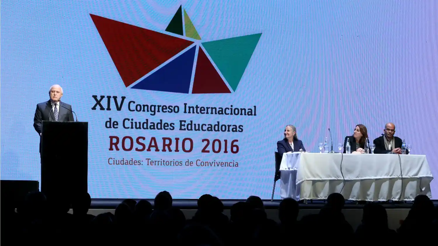 Lifschitz afirmó que “la convivencia en las ciudades se construye”