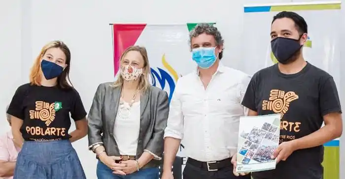 En Federación con la presencia de la Ministra Paira se entregaron aportes a Instituciones
