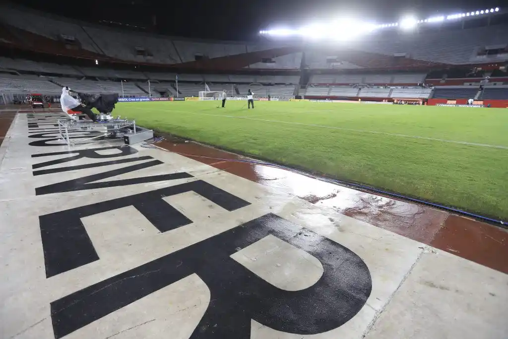 Por ahora, el fútbol va a puertas cerradas