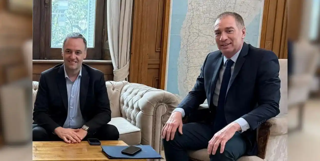 Santilli y Adorni, nuevos ejes del gobierno.