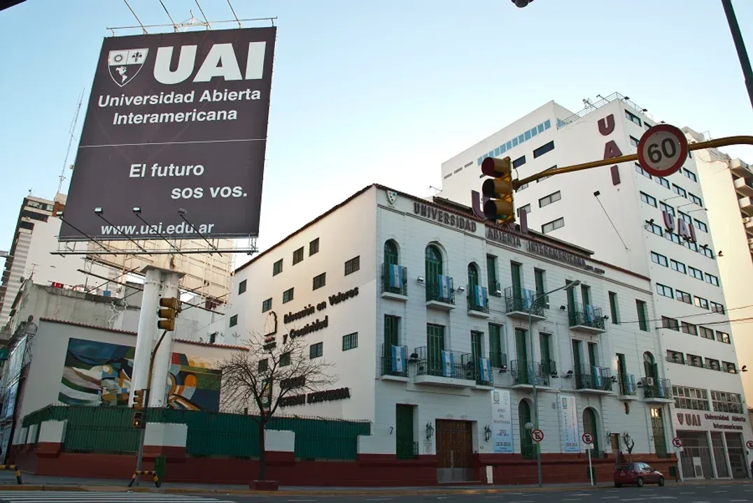 Una estudiante se arrojó del piso 11 de una universidad en San Telmo