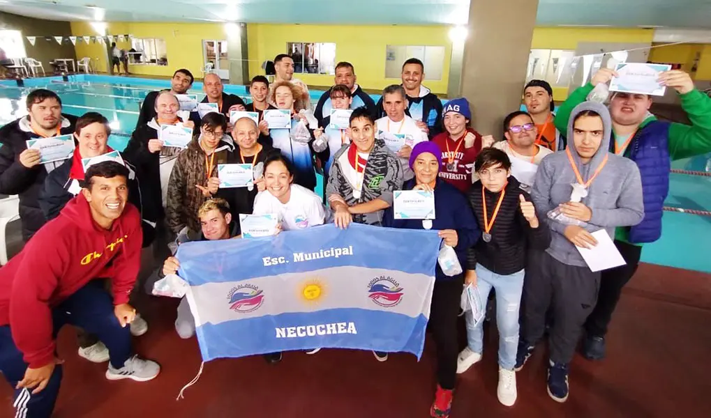 “Todos al Agua” en encuentro regional de natación adaptada