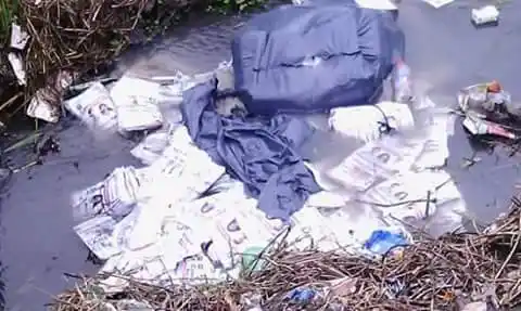 Elecciones PASO 2015: Aparecieron boletas de Cambiemos en arroyo de La Matanza