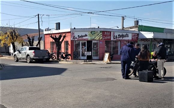 Mensajero chocó contra camioneta del exconcejal Monfasani
