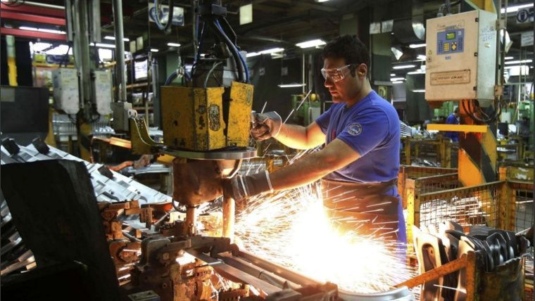 Según la UIA, cayó 6,1 por ciento la producción industrial en julio