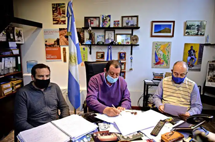 Marini firmó convenio del Procrear para Benito Juárez