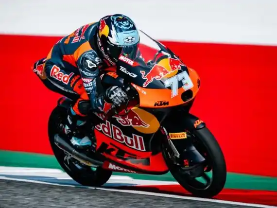 Perrone largó adelante, pero quedó 7mo.