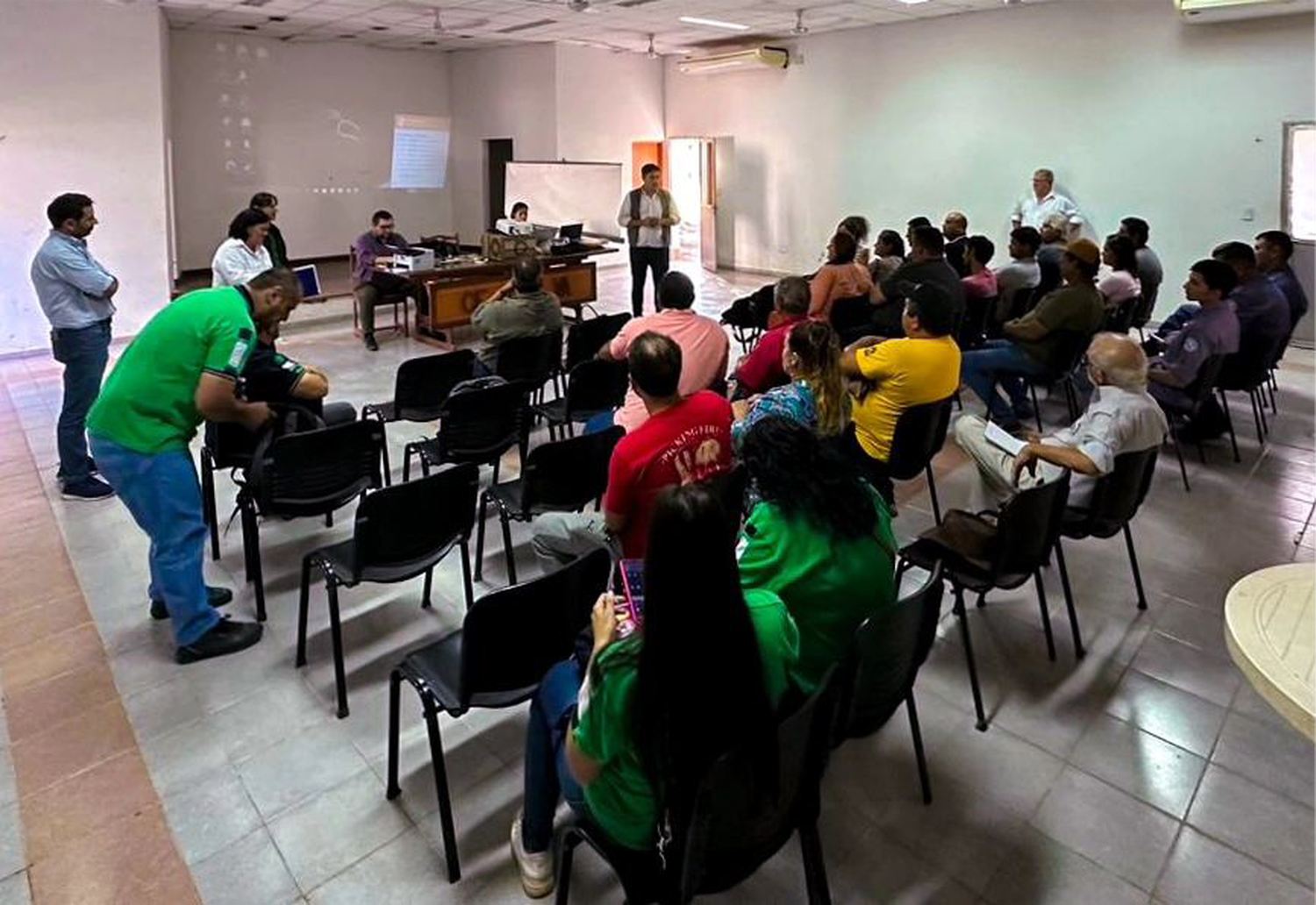 Jornada con productores, industriales y transportistas del oeste