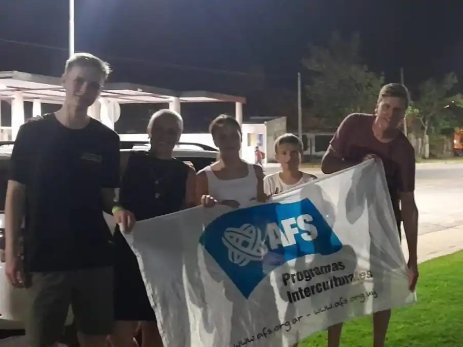 Estudiantes de intercambio internacional llegaron a Crespo y Ramírez