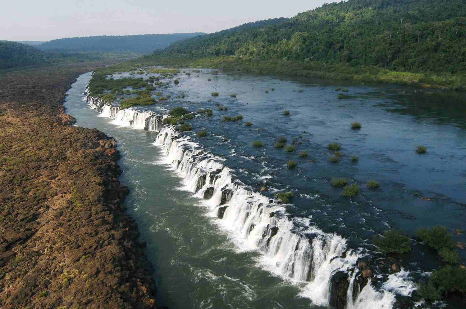 Los “Saltos del Moconá” amenazados por una represa brasileña