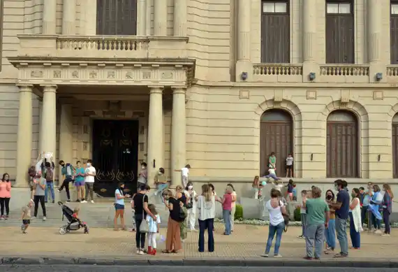Padres autoconvocados van a presentar un amparo para que continúen las clases presenciales